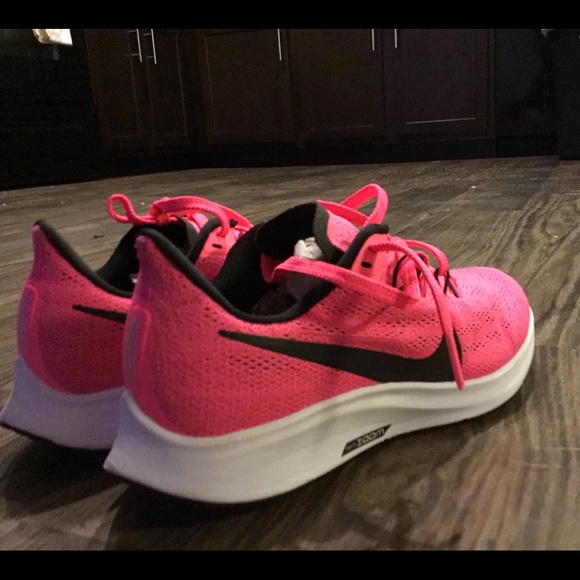 Nike Women’s AIR zoom Pegasus Running Shoe - Picture 5 of 6